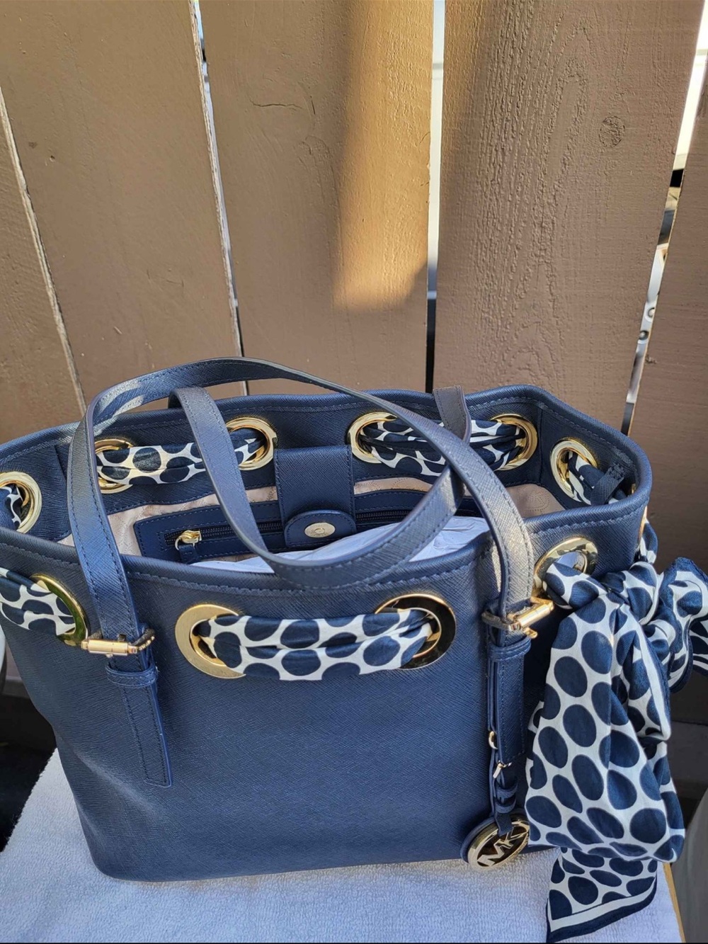 Michael Kors Navy Leather Tote Bag with Gold Hardware - Picture 4 of 5